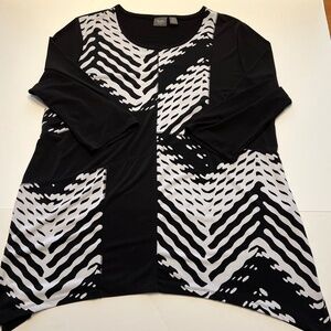 travelers by  CHiCO'S  size 3 (XL)  black & white print top 3/4 sleeves